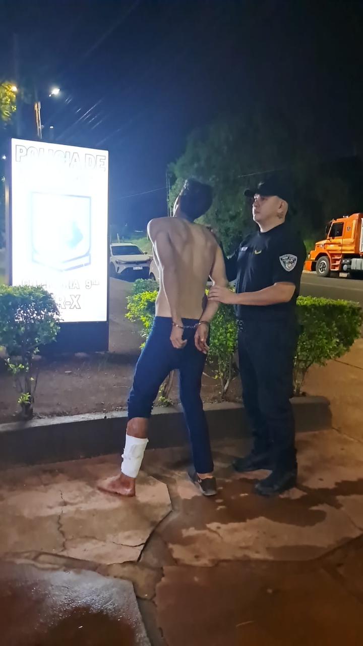 Suspeito é preso após tentativa de assalto a residência em Posadas, na Argentina
