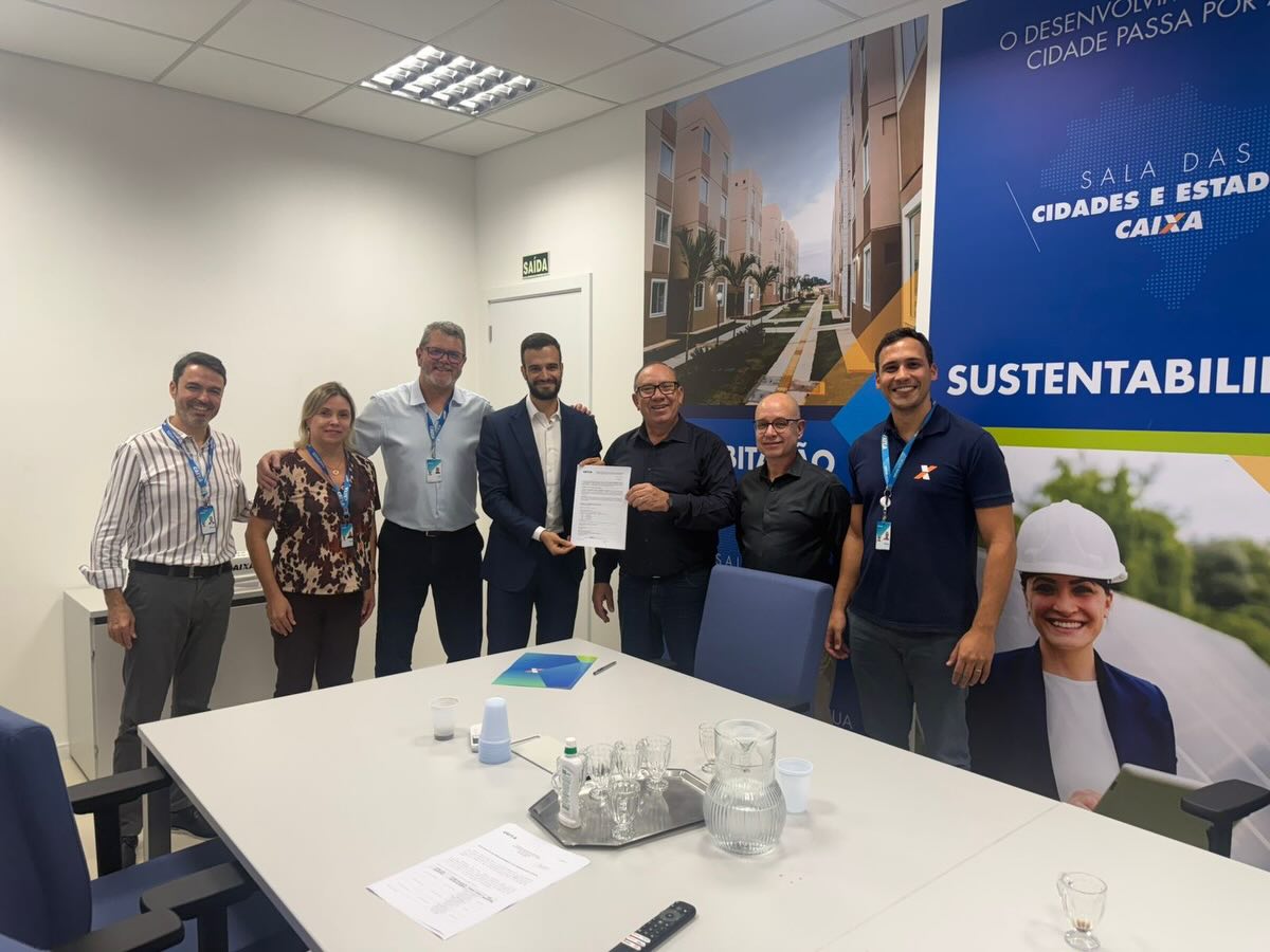 Prefeito assina contrato para investimentos em infraestrutura