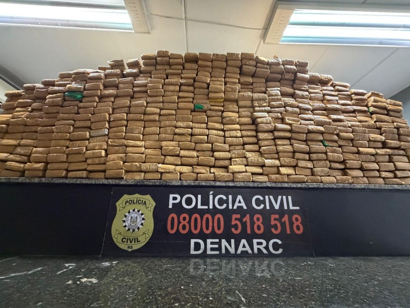 Polícia Civil apreende mais de 300 quilos de maconha após perseguição na BR-386