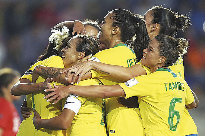Câmara dos Deputados aprova regras para Copa do Mundo Feminina de 2027 no Brasil