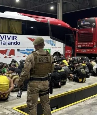 Torcedor do Peñarol é preso por furto de bebidas em posto na BR-101