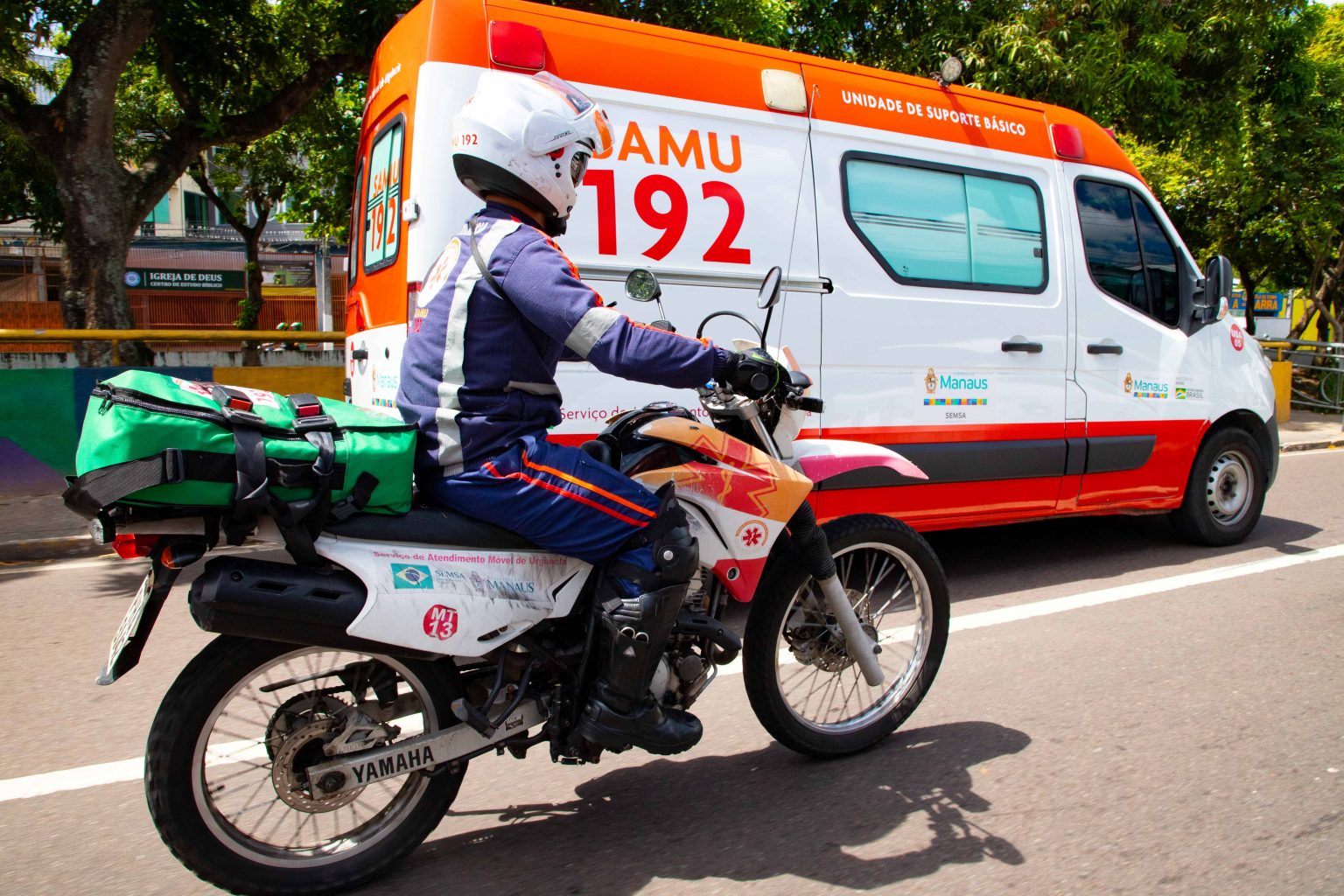 Motociclista fica ferida após acidente e motorista foge sem prestar socorro