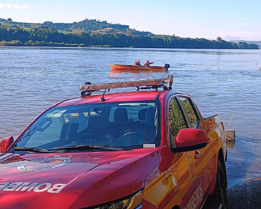 Bombeiros realizam buscas por homem desaparecido no Rio Uruguai em Porto Xavier