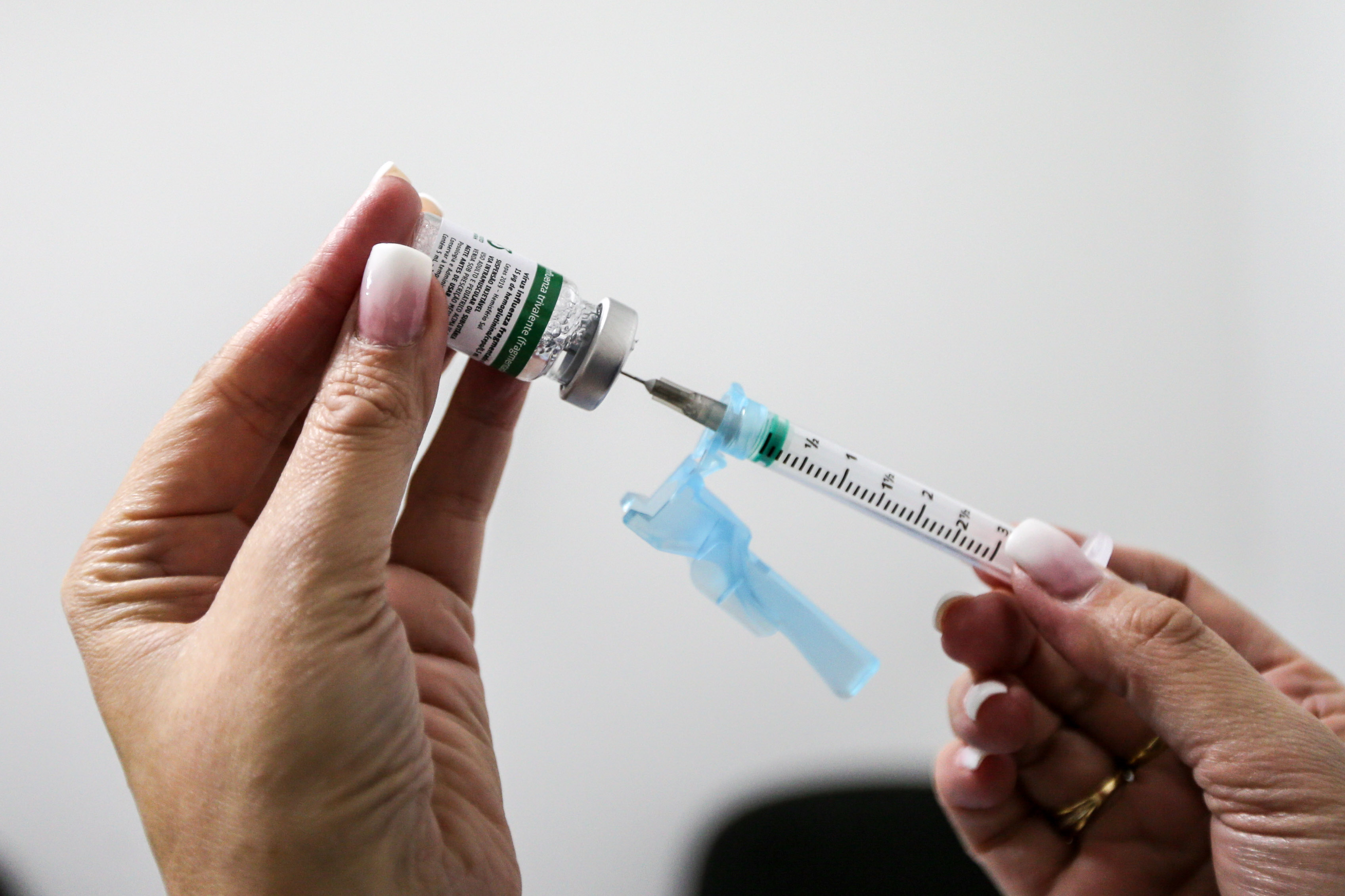 Novo lote de vacinas contra gripe estará disponível a partir desta terça-feira