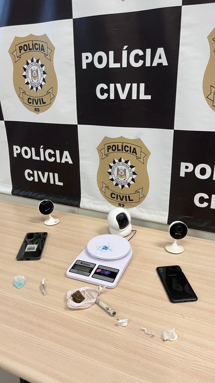 Ação policial em casa noturna resulta em apreensão de drogas em São Borja