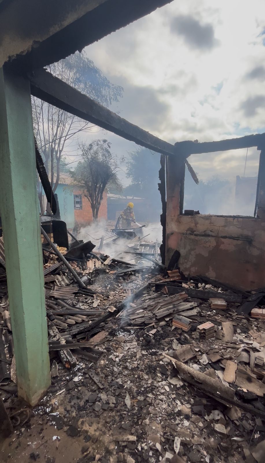 Campanha arrecada doações para família que perdeu tudo em incêndio em São Borja