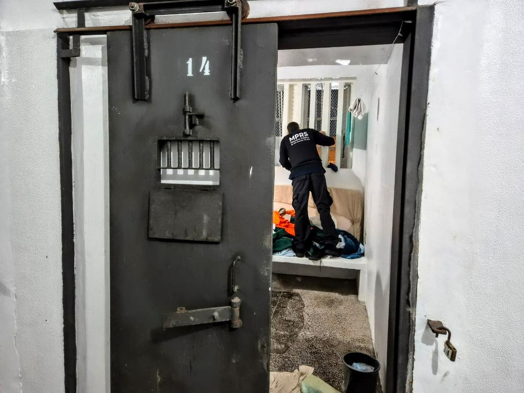 Operação mira comunicação ilegal de facções em presídio de Charqueadas