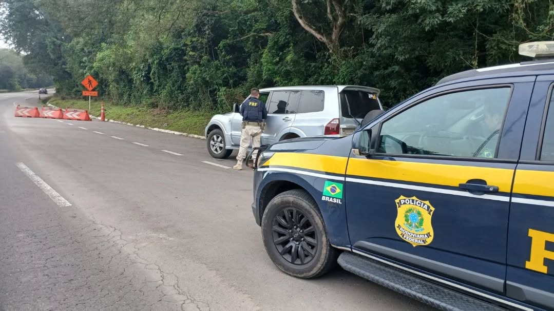 PRF prende homens de Itacurubi e São Francisco de Assis procurados pela Justiça em Santa Maria
