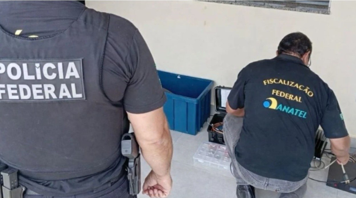 Operação conjunta fecha rádio clandestina e prende operador em Goiás