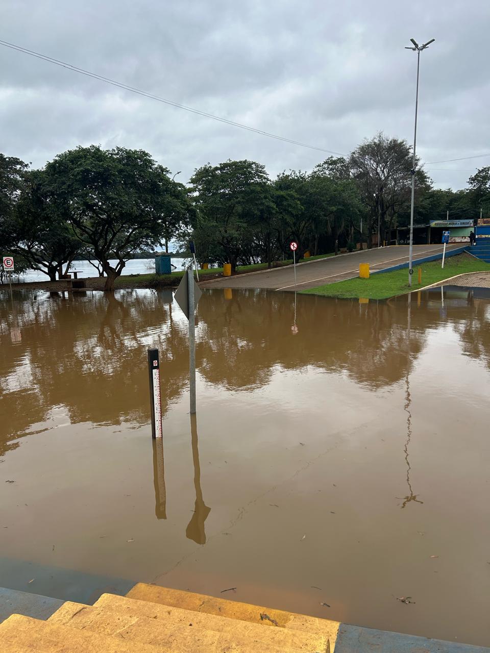 Rio Uruguai sobe em São Borja e pode atingir cota de alerta durante a madrugada