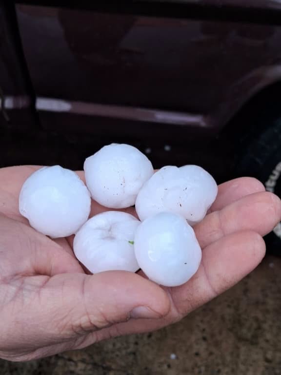 Temporal de granizo provoca danos em residências de Santo Antônio das Missões