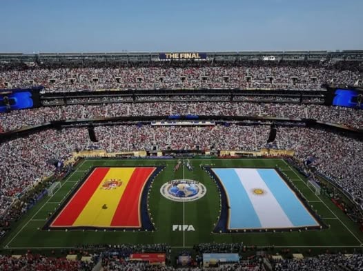 Uefa aprova boicote a futuras Copas do Mundo em disputa com a Fifa