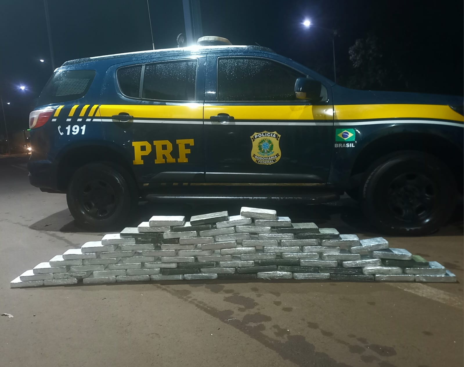 Carga de 81 quilos de cocaína é interceptada pela PRF na BR-285