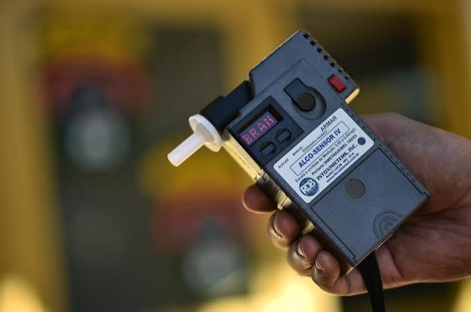 Contran atualiza regras da Lei Seca e amplia fiscalização para detectar drogas