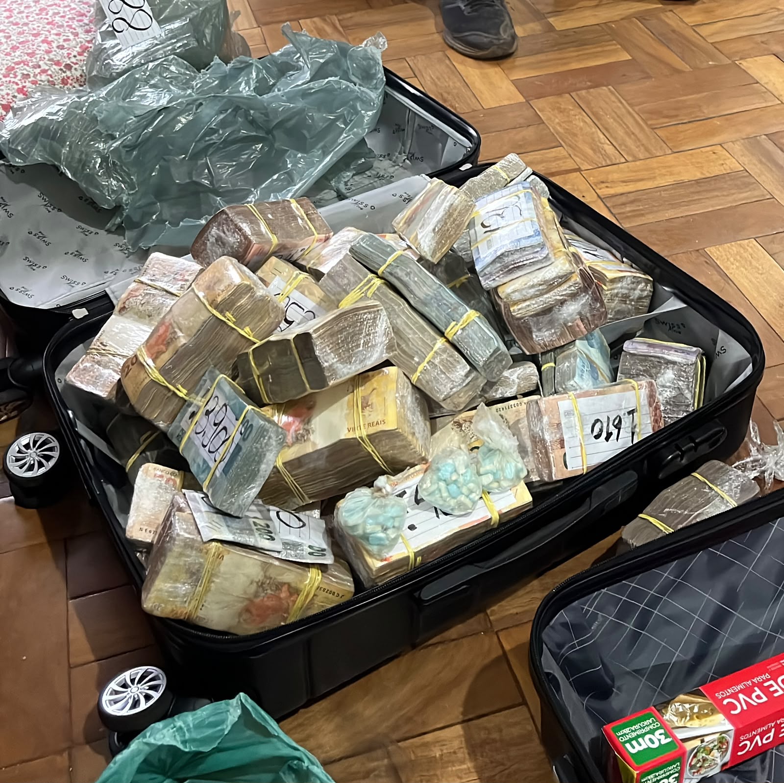 Apartamento no Centro é alvo de operação que apreende ecstasy e mais de R$ 1 milhão em dinheiro em São Borja