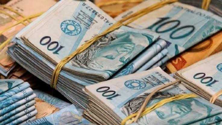 Salário mínimo poderá subir para R$ 1.741 em 2027