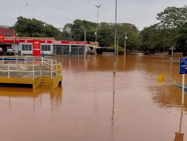 Chuva excessiva aumenta risco de enchentes no Rio Grande do Sul