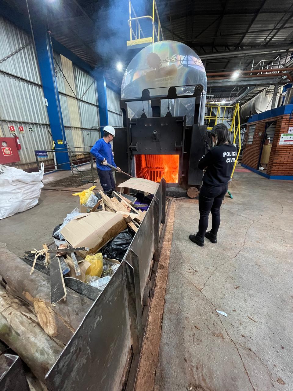 Polícia Civil e Brigada Militar incineram mais de 242 quilos de drogas apreendidas na região das Missões