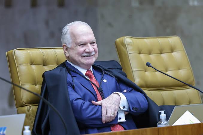 Fachin pede esclarecimentos sobre crise no STF envolvendo caso Master