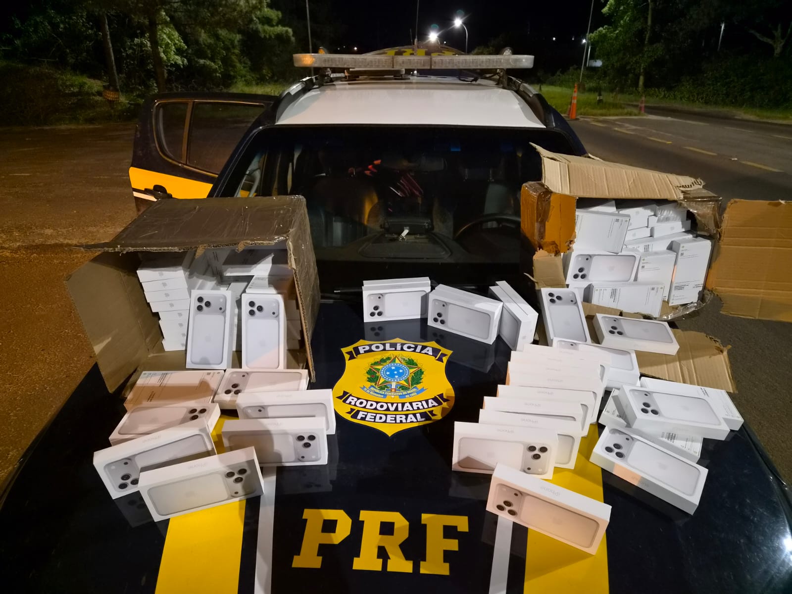 PRF apreende 116 iPhones avaliados em R$ 900 mil na BR-290
