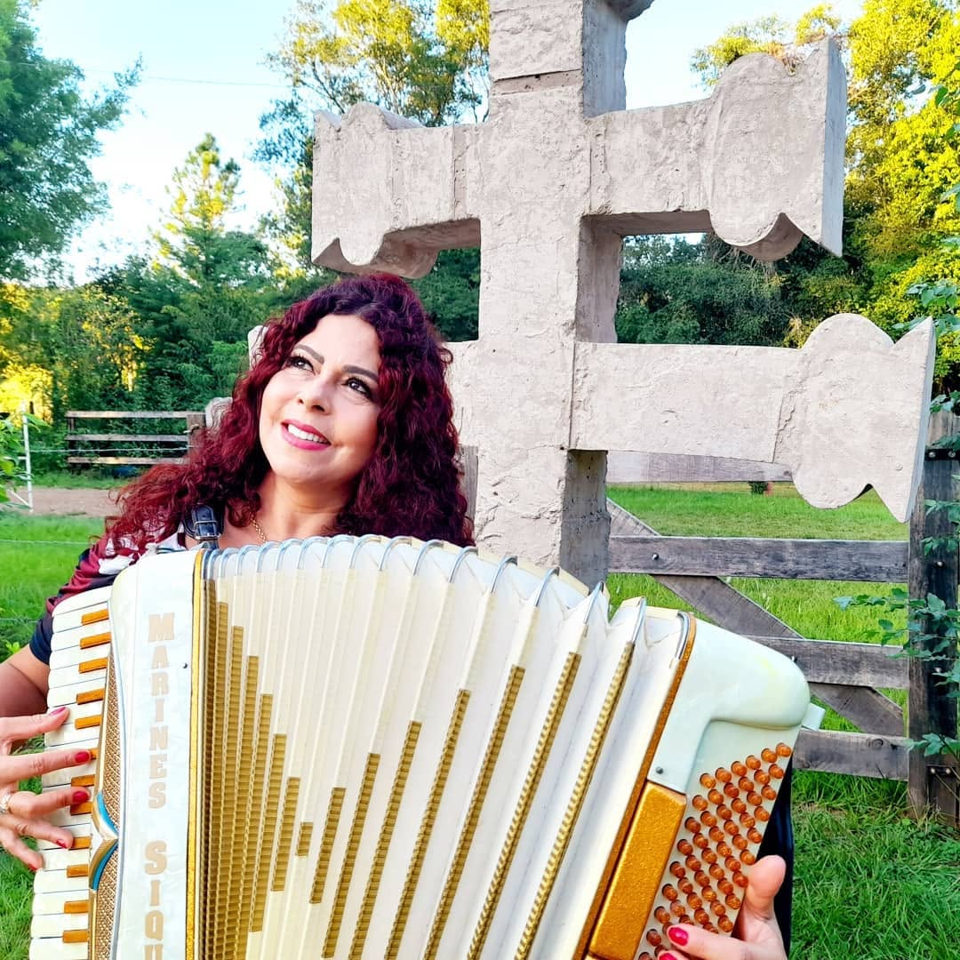 Marinês Siqueira se apresenta nesta sexta na Praça XV, em São Borja